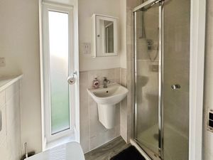 MANNINGS ROAD- click for photo gallery